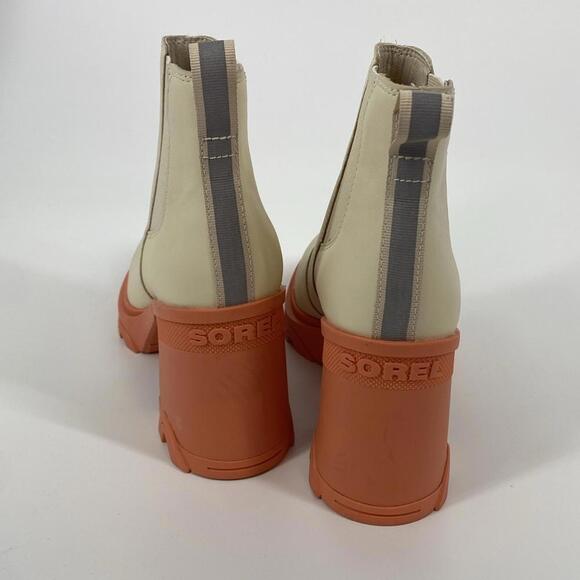 Stylish Platform Ankle Boots by Sorel - Picture 4 of 8